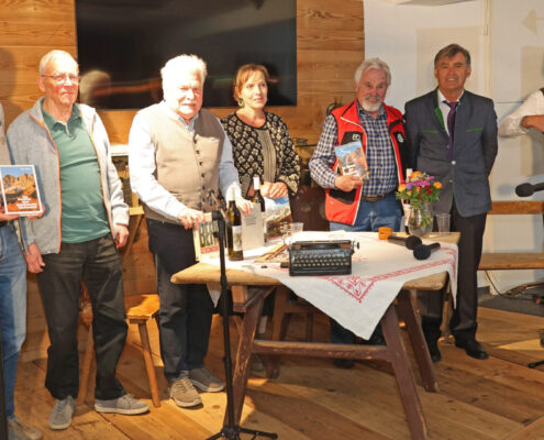 Lesung im Museum 2 Vlnr. Heribert Eisl, Walter Bastl, Dr. Josef Hasitschka, Regina Stocker, Ing. Anton Streicher, Lois Strimitzer, Markus Walcher
